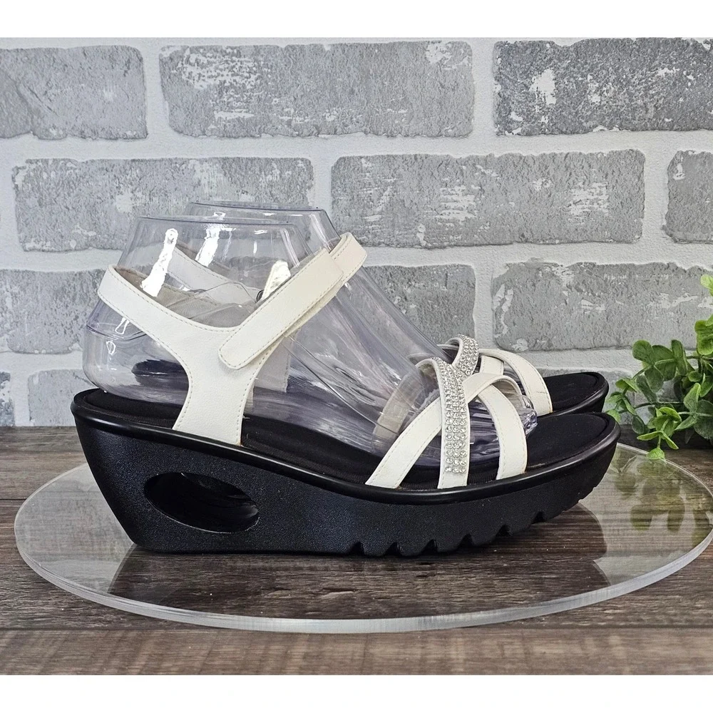 Skechers Concords Wedge Sandals Memory Foam White Embellished‎ Straps Size 8